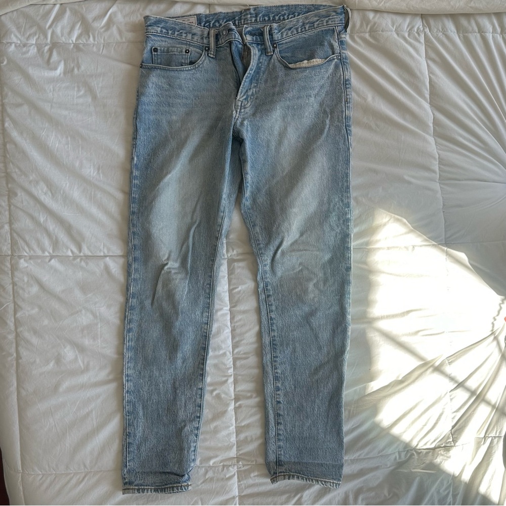 GAP Slim Taper Light Blue Wash Denim Jeans